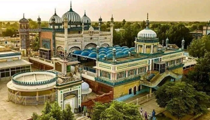 ’بھونگ مسجد‘ منفرد طرزِ تعمیر کے باعث اسے خاص شہرت حاصل ہے