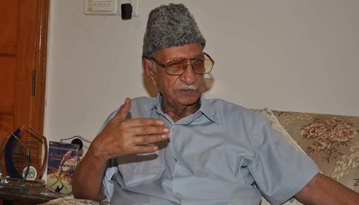 خالی ہاتھ گزر جاتے ہیں کیسے کیسے لوگ..!!