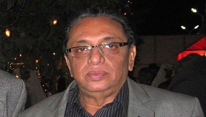خالی ہاتھ گزر جاتے ہیں کیسے کیسے لوگ..!!