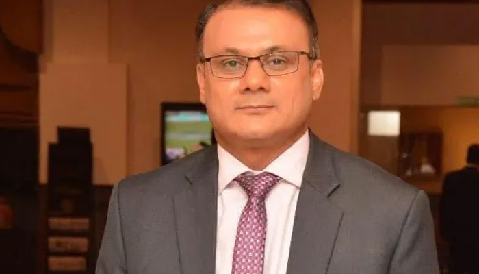خالی ہاتھ گزر جاتے ہیں کیسے کیسے لوگ..!!