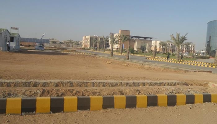 تجارتی پلاٹ میں رہائش اوررہائشی پلاٹ میں تجارت کی نیت کرنا