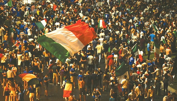 فٹبال کی یورپی سلطنت: اٹلی 53 سال بعد بادشاہ بن گیا