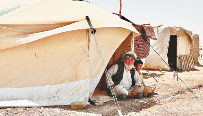 خوف زدہ افغان باشندے فوری سہارے کے متلاشی