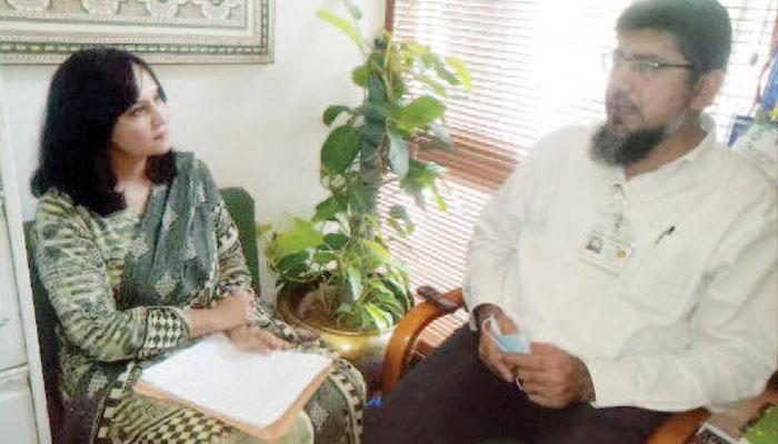 نمائندہ جنگ سے گفتگو کرتے ہوئے