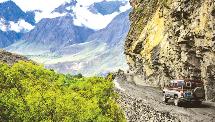 محسور کُن پراسرار وادی کیلاش کی ایک جھلک