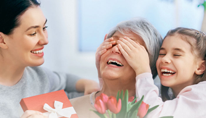 مہر و محبت، ایثار و مروت، صبر و رضا اور خلوص و وفا کا پیکر