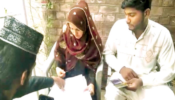 کورٹ میرج، روایات کی پامالی