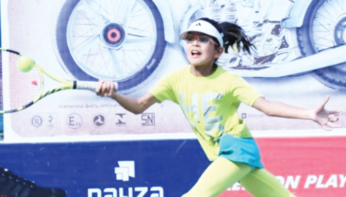 12 سالہ ٹینس کھلاڑی ہانیہ منہاس نے تین اعزاز اپنے نام کرلیے
