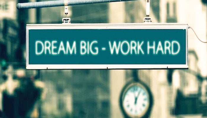 جب تک سانس، تب تک آس