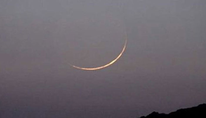 رمضان یا عید کے چاند میں رؤیتِ ہلال کمیٹی کی اتباع کی جائے یا مقامی علماء کی؟