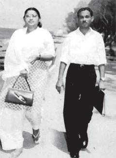 شمیتہ الحسین کی شوہر کے ساتھایک یادگار تصویر