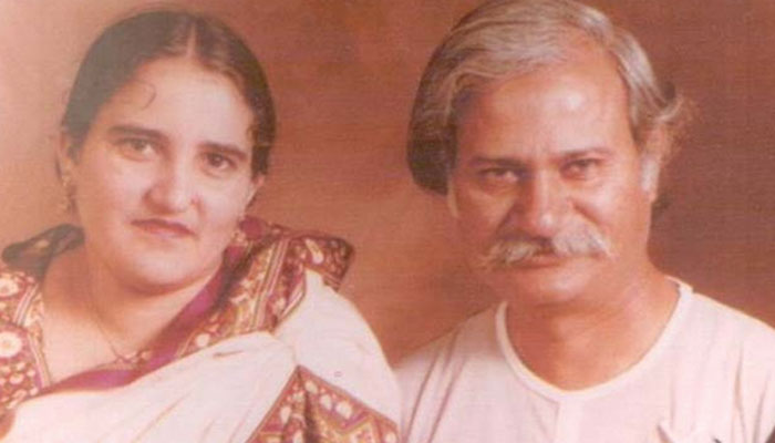 اہلیہ، ریحانہ حیات کے ساتھ