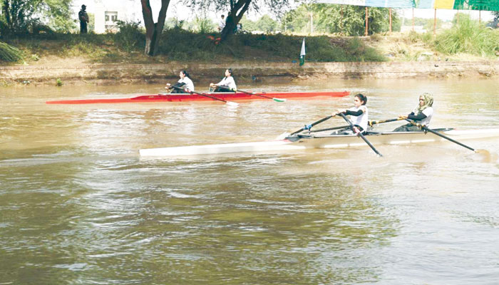 بہاول پور میں کشتی رانی کے مقابلے ...