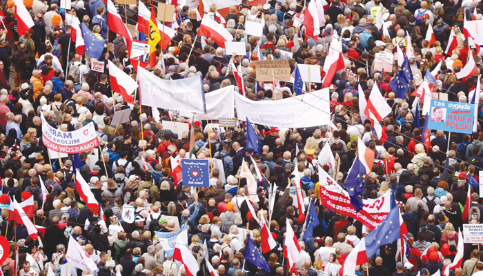 پولینڈ میں آٹھ سال بعد تبدیلی
