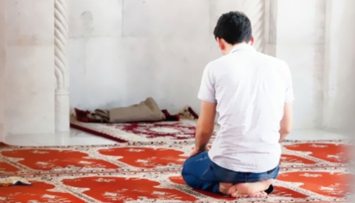 ننگے سر نماز پڑھنے کا حکم