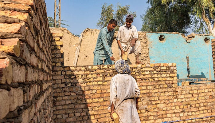 پاکستانی مزدوروں کو اپنے حقوق حاصل کرنے کیلئے نامساعد حالات کا سامنا کرنا پڑا