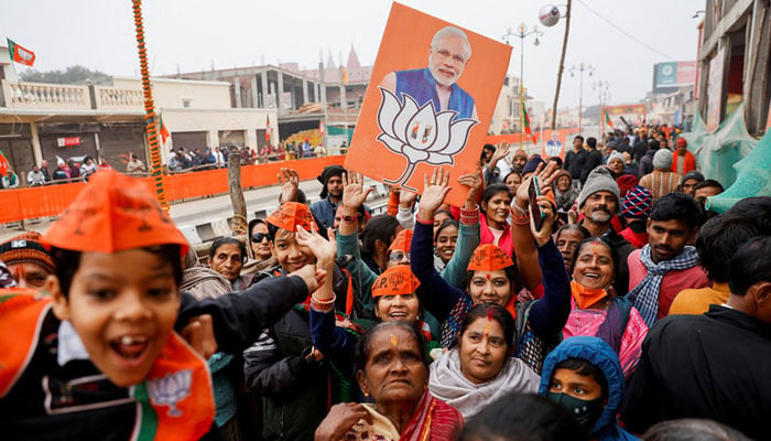بھارتی انتخابات: نریندر مودی کی تیز دوڑ، اپوزیشن کے الزامات