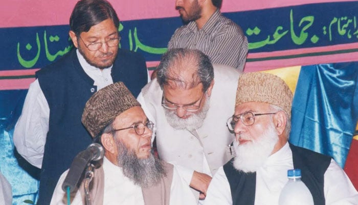 اصحابِ صفّہ کا چبوترا، آغا جان اور ہم