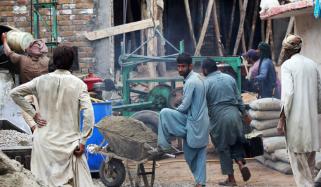 مزدوروں پر چلنے والی گولیوں کی گونج پوری دنیا میں سنی گئی