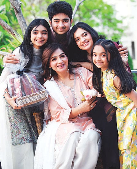 ماں کا احساس چھاوں جیسا ہے ...