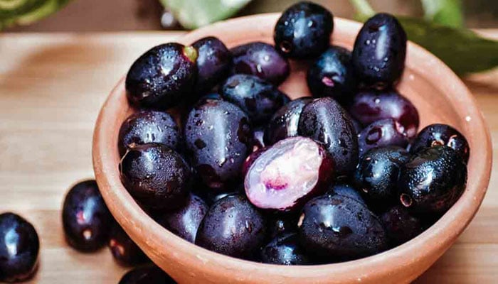 جامن: حیرت انگیز طبی فوائد کا حامل پھل