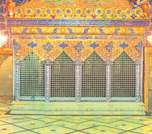 دخترِ حسینؓ بی بی سکینہؓ کے روضے کے اندر کا منظر