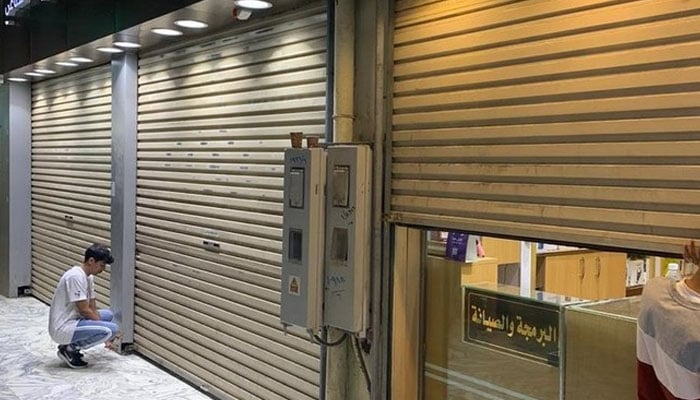 مسجد کی دکانوں کو آگے کرائے پر دینا یعنی Sublet کرنا