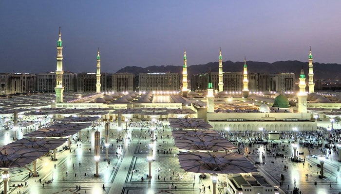 نبی مہربان ﷺ کی سیرتِ طیبہ ایک عظیم اور پاکیزہ انقلاب کی بنیاد ہے، جس کی تاریخ انسانی میں کوئی مثال نہیں ملتی