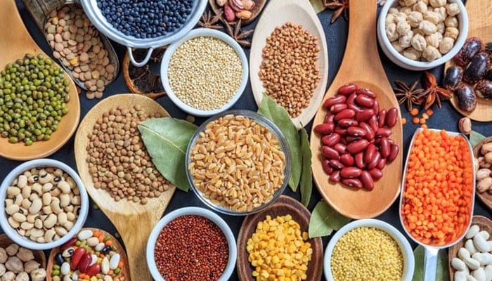 وہ غذائیں جن میں چھپا ہےخوبصورت بالوں کا راز