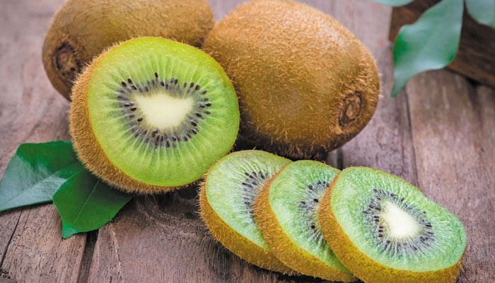 وہ غذائیں جن میں چھپا ہےخوبصورت بالوں کا راز
