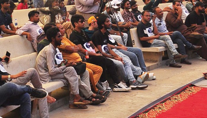 آڈیشن کے انتظار میں