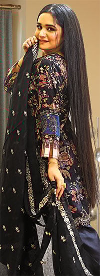 تُو عروسِ شام خیال بھی، تو جمال روئے سحر بھی ہے...