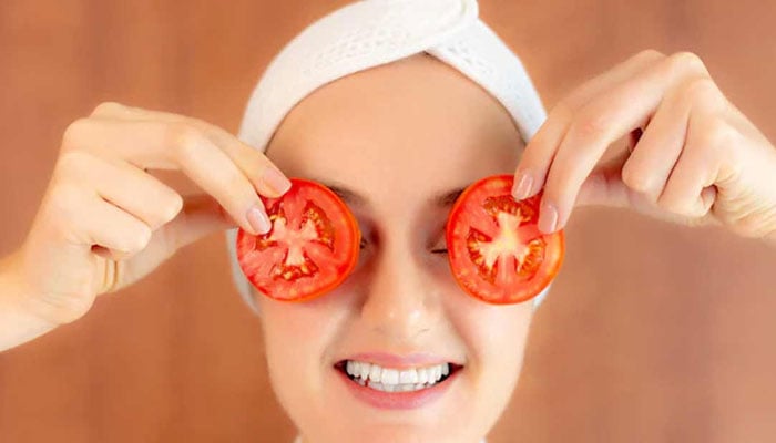 بیوٹی پارلر نہ جائیں، فیشل گھر پر کریں
