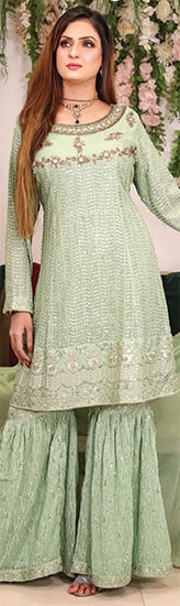 خوب رو ہیں سیکڑوں، لیکن نہیں تیرا جواب ...