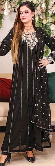 خوب رو ہیں سیکڑوں، لیکن نہیں تیرا جواب ...