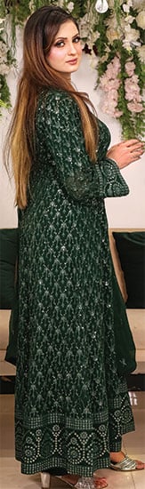 خوب رو ہیں سیکڑوں، لیکن نہیں تیرا جواب ...