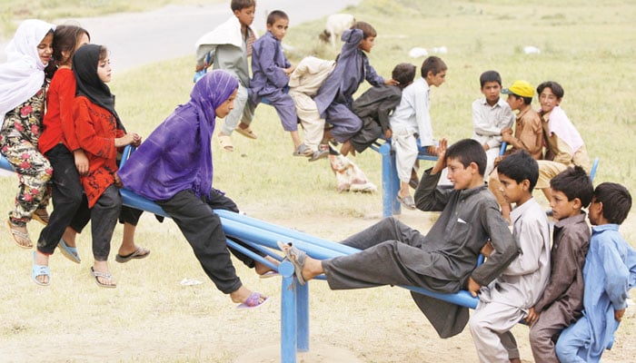 وہ خوابوں، کھلونوں کی جاگیر اپنی