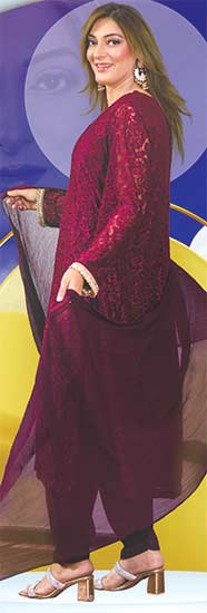 خوب رو جب سنگھار کرتے ہیں ...