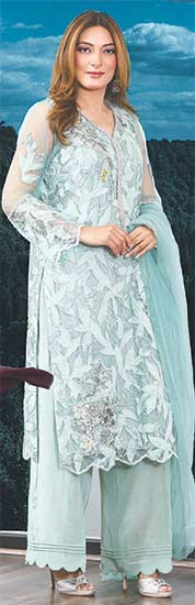 خوب رو جب سنگھار کرتے ہیں ...