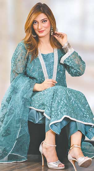 خوب رو جب سنگھار کرتے ہیں ...