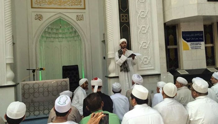 جمعے کا خطبہ ختم ہونے کے بعد جمعے کی نماز کے لیے آنا