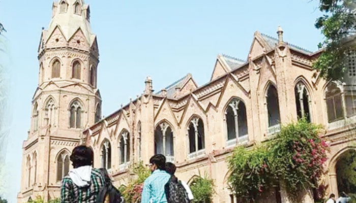 لاہور کے تعلیمی اداروں میں پوشیدہ دل چسپ تاریخ