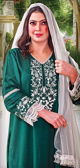 رنگ، خوشبو اور موسم کا بہانہ ہوگیا ...