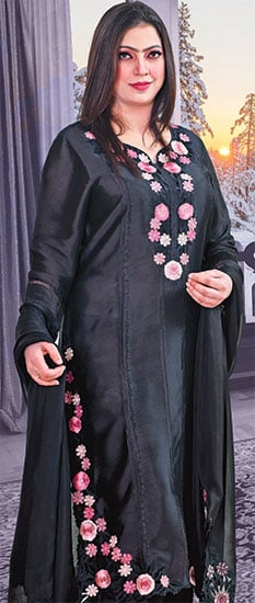 رنگ، خوشبو اور موسم کا بہانہ ہوگیا ...