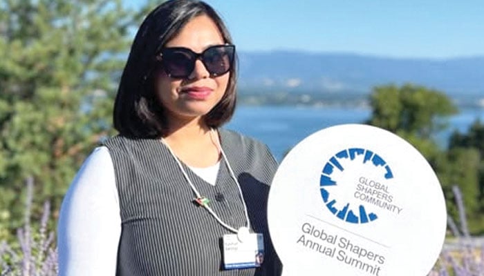 چپ رہ کر بھی نظر میں ہیں