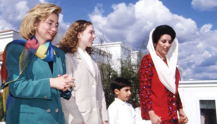 شہید ان وفا کا خوں بہا کیا