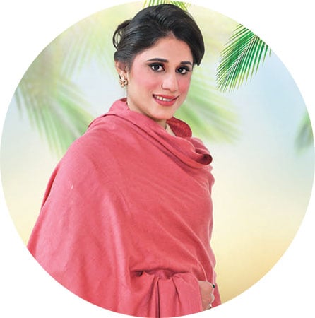 اوڑھی جو اس نے شال تو پشمینہ جی اٹھا...