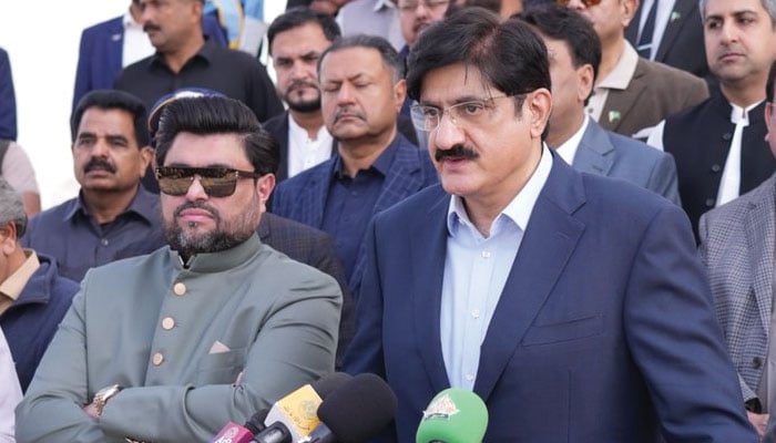 وقت نے قدم جمائے، خواب کہیں ٹھہر گئے...