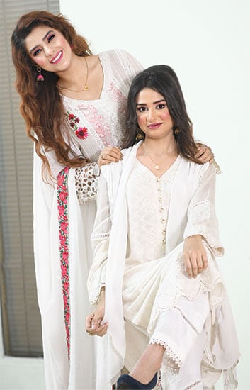 دودھیا سفید رنگ ... کھلا ہو باغ میں جیسے کوئی سفید گلاب ...