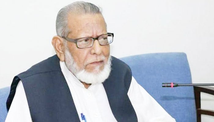 میں نے دیکھا، اک فرشتہ باپ کی پرچھائیں میں